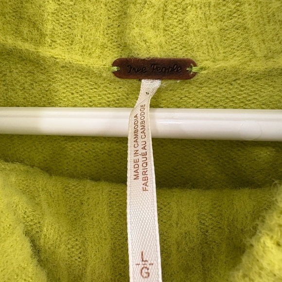 Free People Vancouver Mock Neck Chartreuse Sweater Size Large - Picture 2 of 9